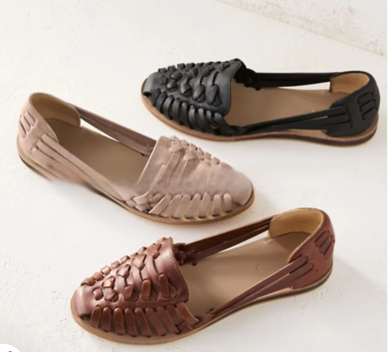 Sandalias trenzadas con pedrería