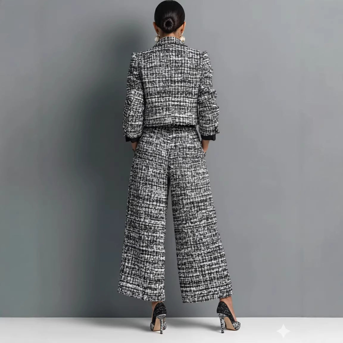 Conjunto de chaqueta y pantalón