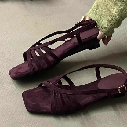 Sandalias de cuña con tiras tejidas
