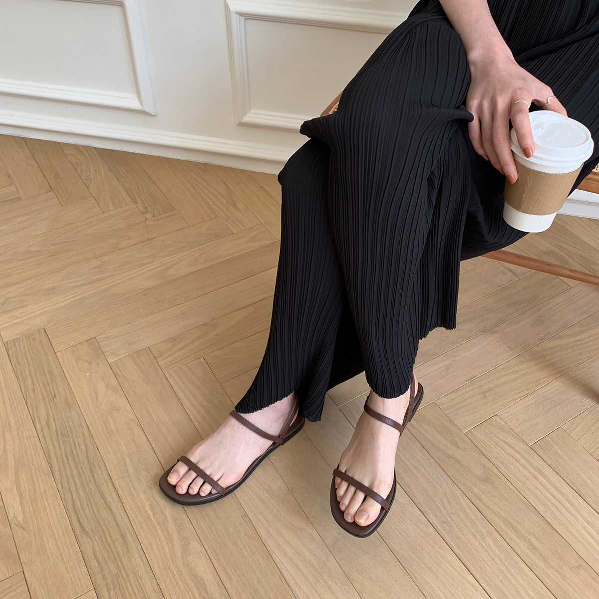 Sandalias planas de piel autentica