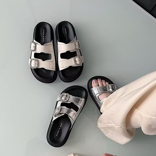 Sandalias con hebilla de pedrería