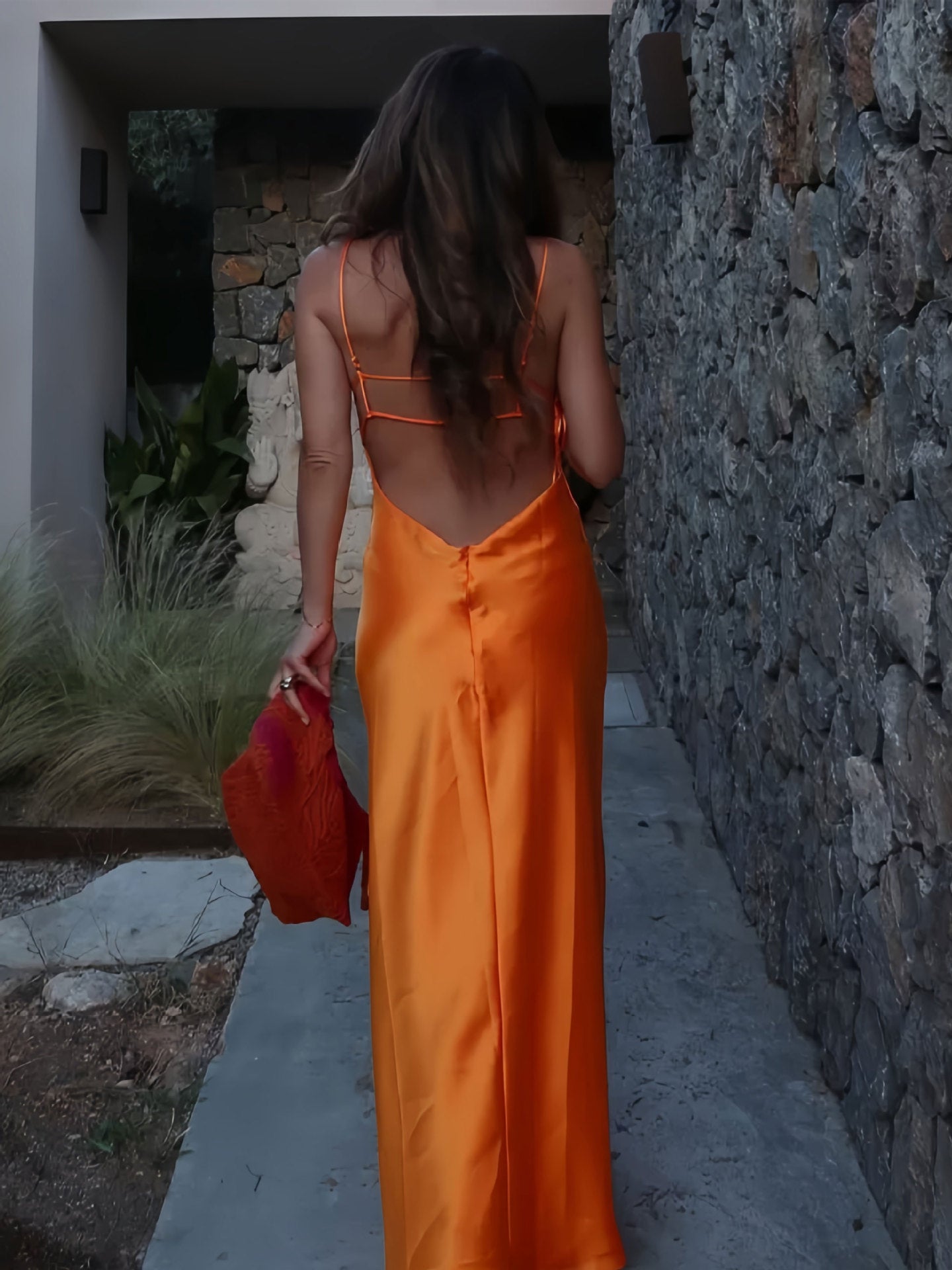 Vestido de satén estilo francés