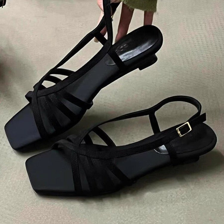 Sandalias de cuña con tiras tejidas