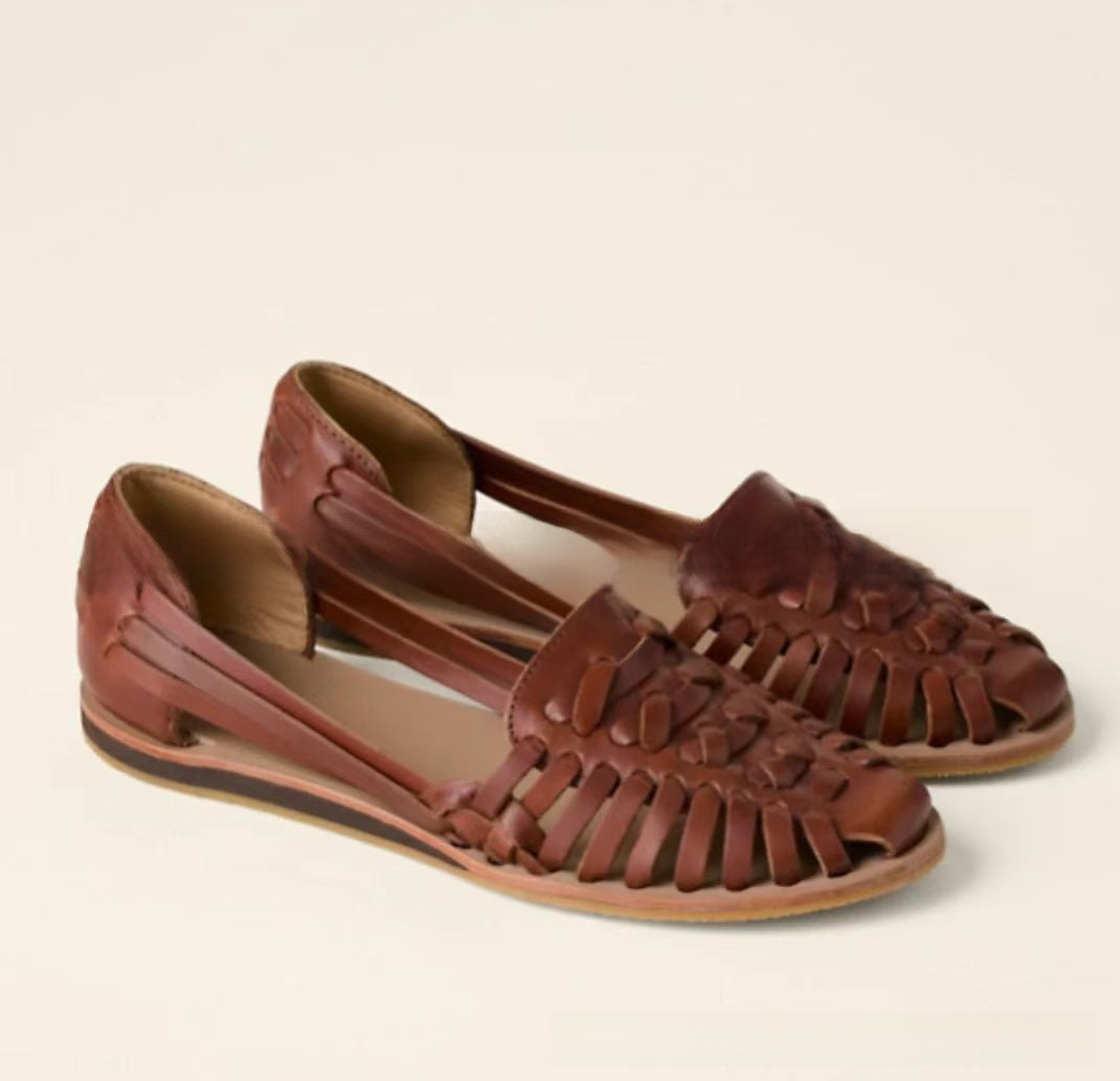 Sandalias trenzadas con pedrería